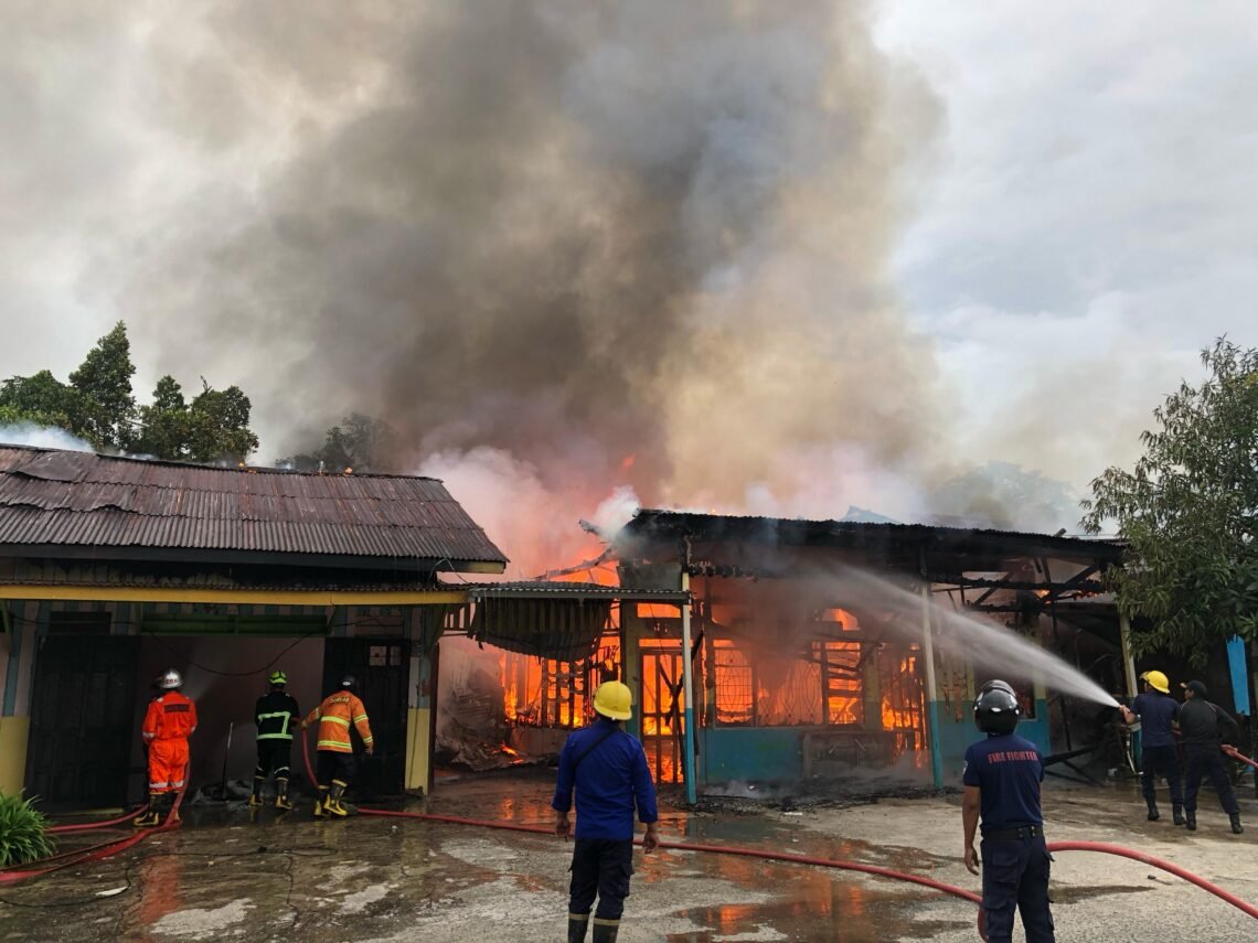 Pemilik Bakso Sriwedari: Setelah Mati Lampu Muncul Api di Loteng