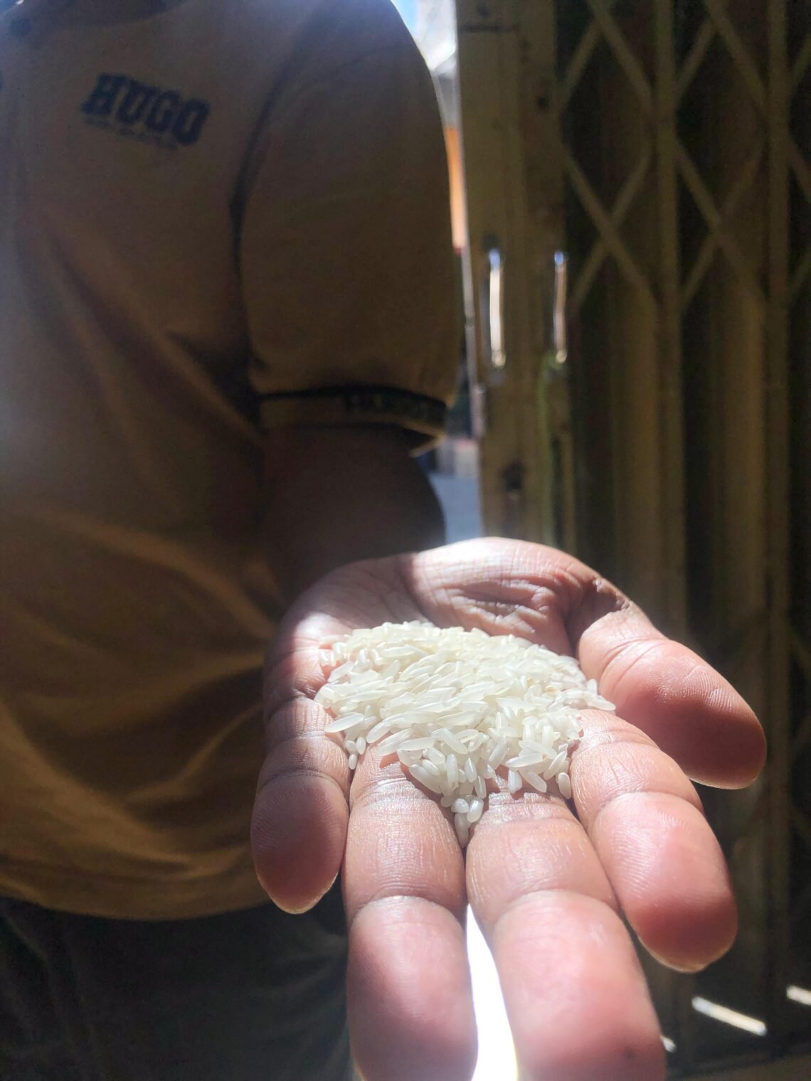 Berseliweran dari Grup WA, Beras Diduga Bercampur Plastik Bikin Resah Warga Tarakan