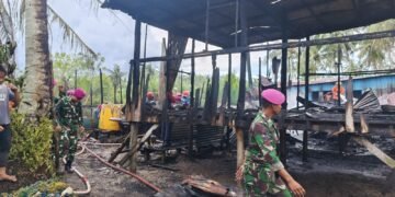 Lumpuh Tak Membuatnya Pasrah: Supuh Selamat dari Kobaran Api di Pantai Amal