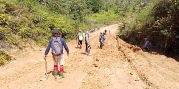 Warga Krayan Keroyokan Perbaiki Jalan dan Tidak Ada Sentuhan Pemerintah