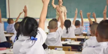 MK Putuskan: SD-SMP Gratis