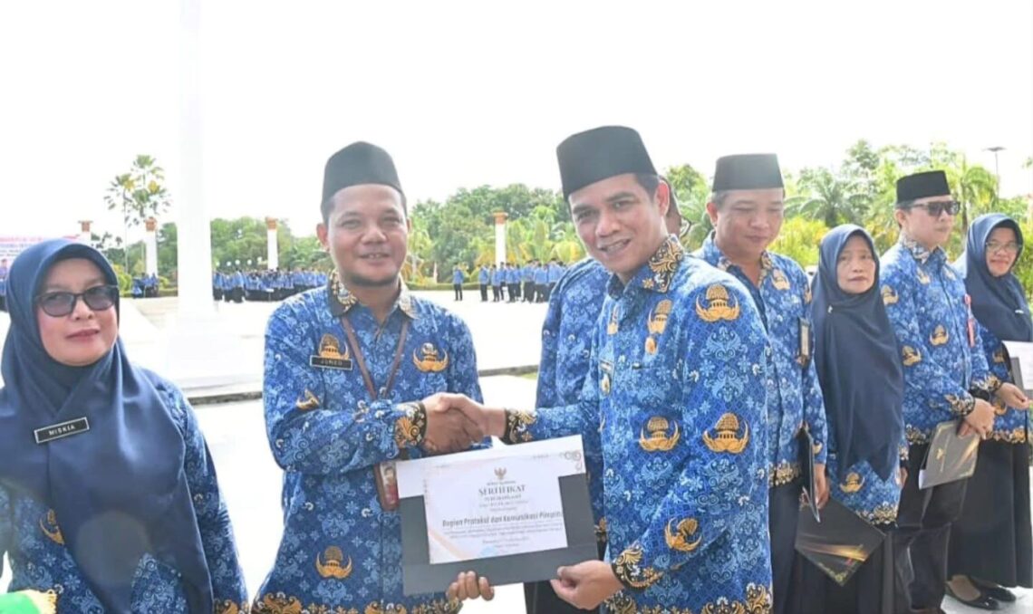 Tiga PNS Pemkab Nunukan Dianugerahi Satyalancana Karya Satya