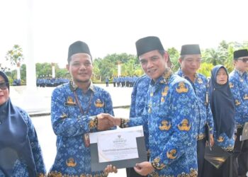 Tiga PNS Pemkab Nunukan Dianugerahi Satyalancana Karya Satya