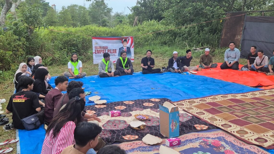 Sambangi Mahasiswa di Pantai Amal, Herman SH Tekankan Peran Pemuda Jaga Pilar Bangsa