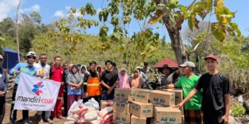 Tim PT MIP Distribusikan Bantuan kepada Korban Gempa NTT
